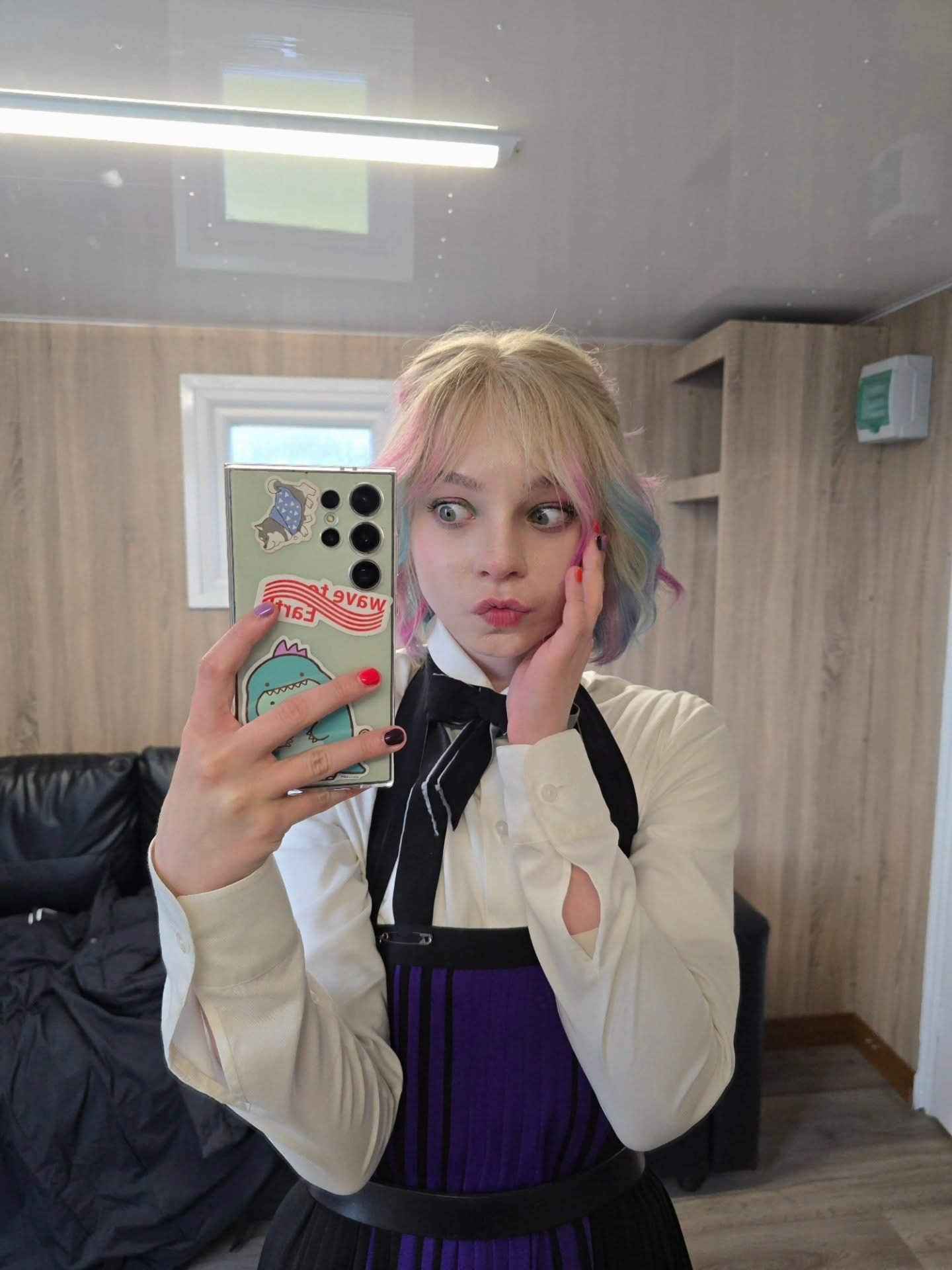 Hinh anh Enid - Nàng “kẹo ngọt” cyberpunk cá tính 2