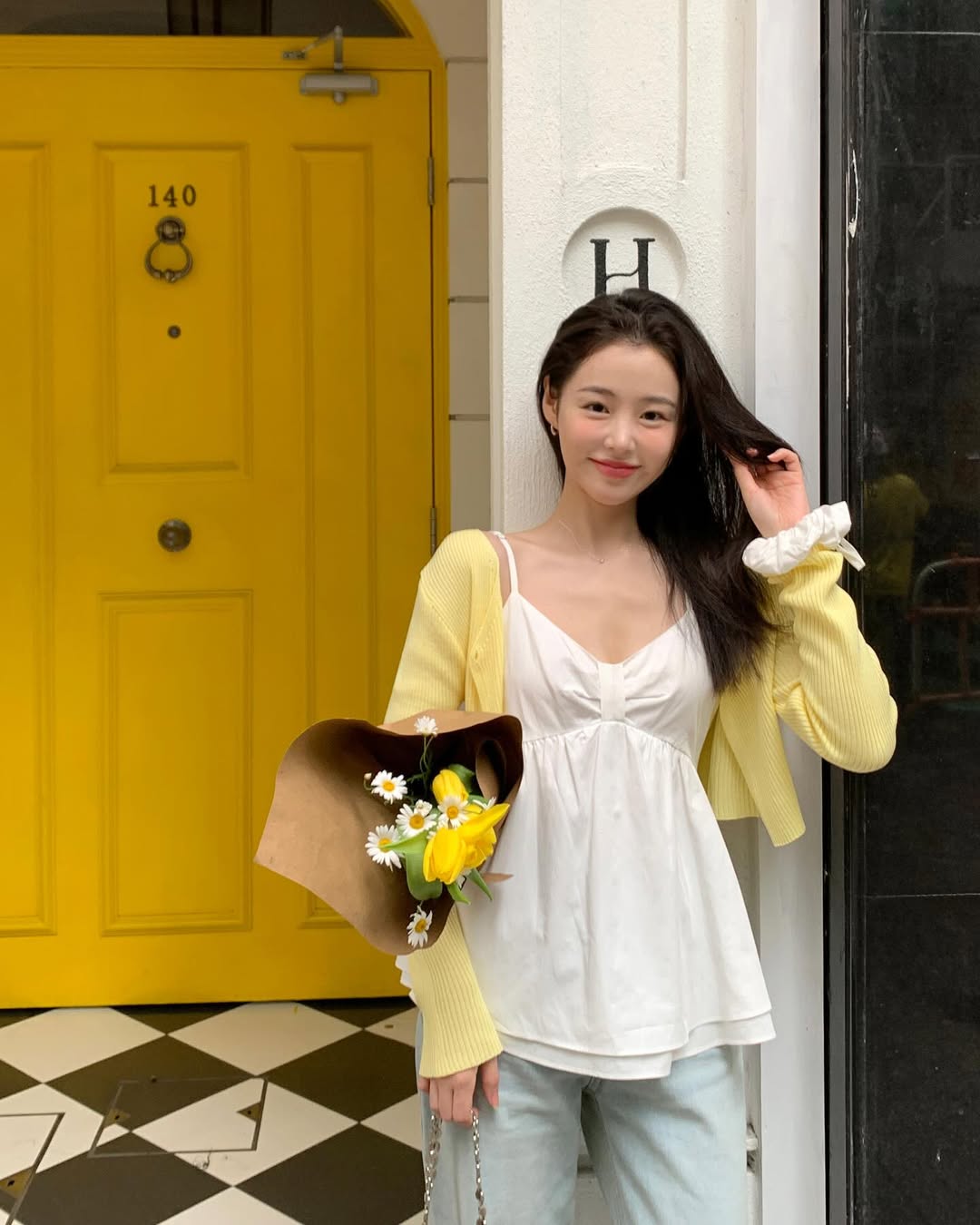 4 kiểu "áo chống nắng" sành điệu phụ nữ Hàn chăm diện nhất- Ảnh 3.