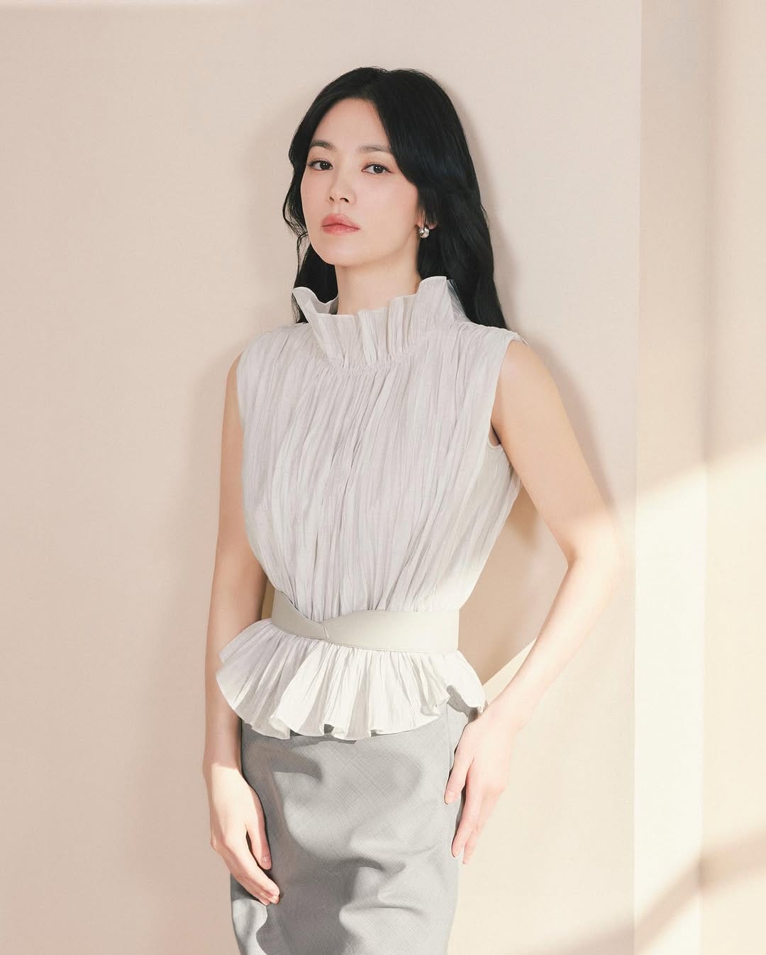 Nàng thấp bé ngoài 40 tuổi nhất định phải học 5 chiêu ăn vận tôn dáng thanh lịch như Song Hye Kyo- Ảnh 6.