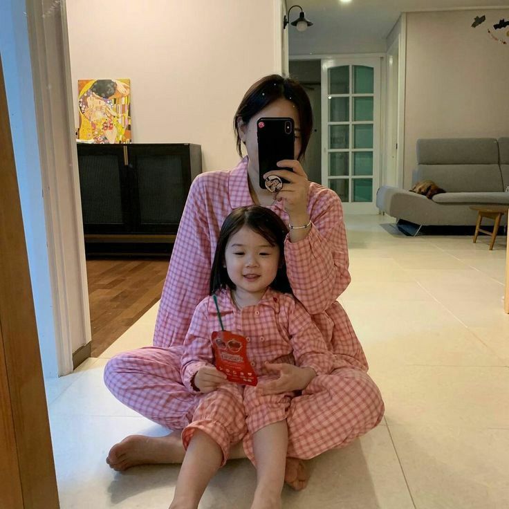 5 tài sản vô giá mẹ để lại cho con thông qua CÁI ÔM mà chính mẹ cũng không ngờ đến- Ảnh 1.