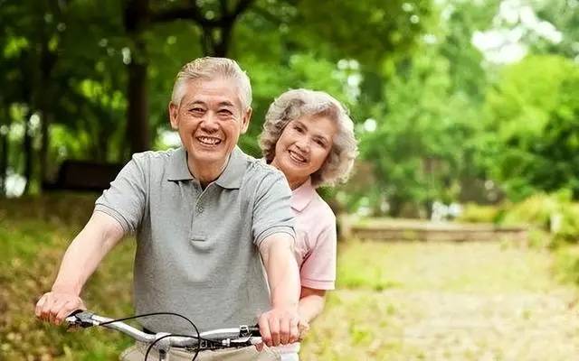 Chỉ khi về già bạn mới hiểu rằng: 3 kiểu người già này là hạnh phúc nhất, kiểu đầu tiên ít người có được, bạn sẽ thuộc kiểu nào?- Ảnh 2.