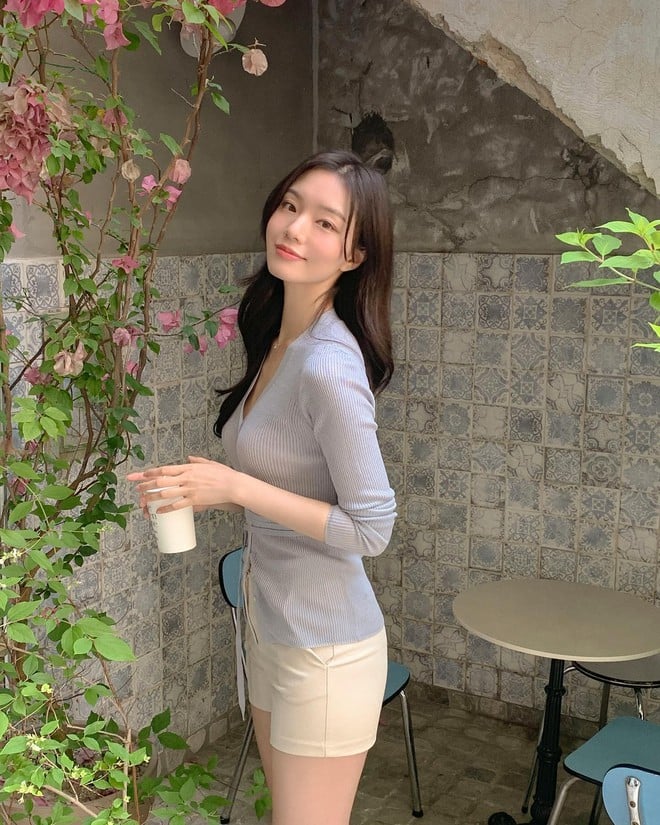   Áo len luôn nằm trong danh sách những món đồ không thể thiếu khi thời tiết trở lạnh.