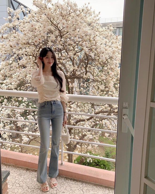 Không thể bỏ qua quần jeans – món đồ “trường tồn” với thời gian.