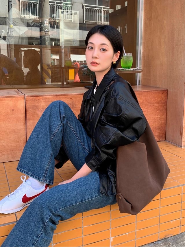 Item này giúp set đồ trở nên mạnh mẽ, hiện đại và cực kỳ sang chảnh. 