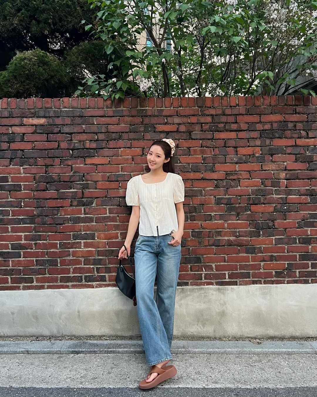 2 item "cứ mặc là đẹp", diện đi làm hay đi chơi đều hợp cả- Ảnh 5.