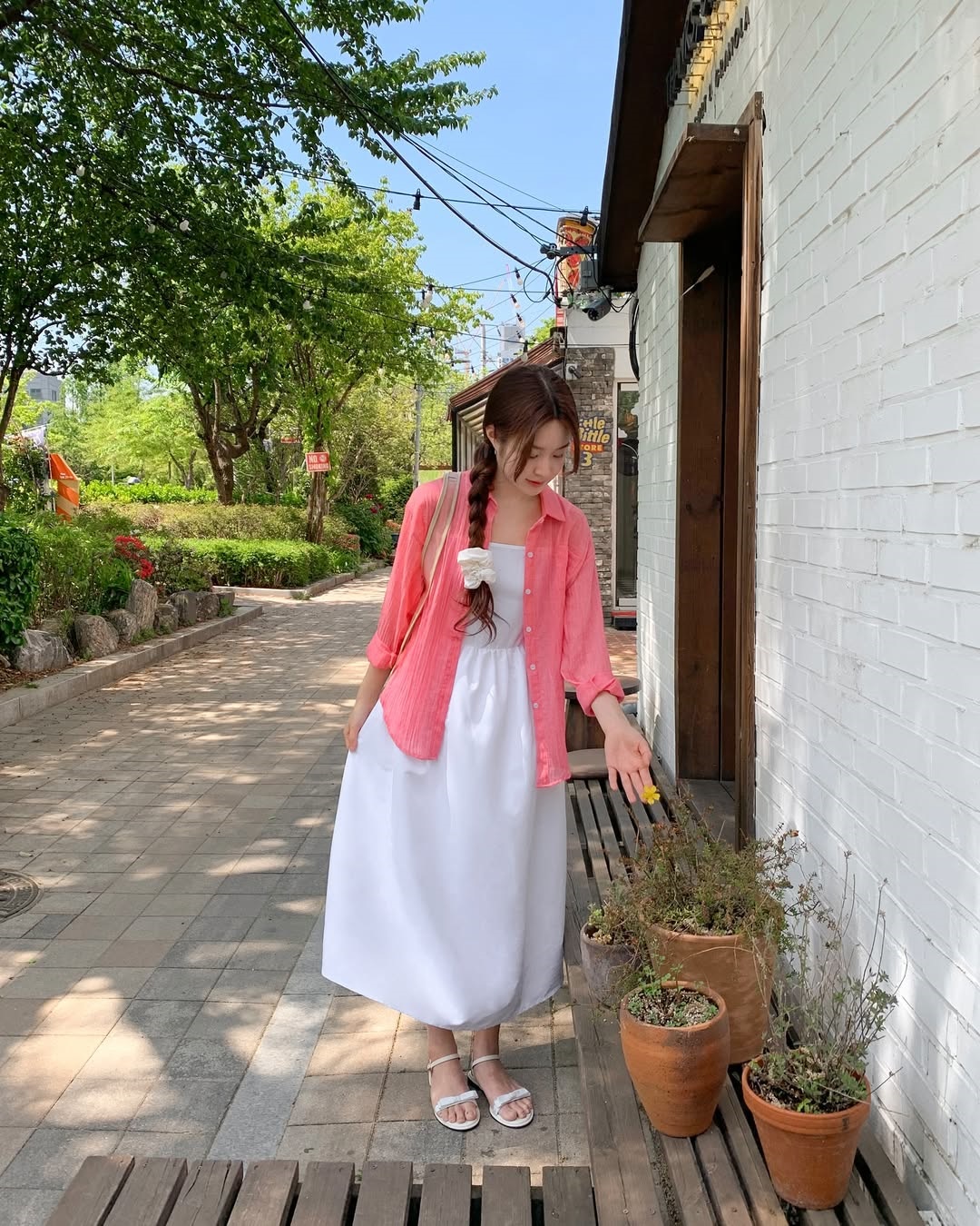 Thời tiết mát mẻ, tranh thủ diện ngay sơ mi vải voan vừa mỏng mát lại dễ mix đủ kiểu- Ảnh 8.