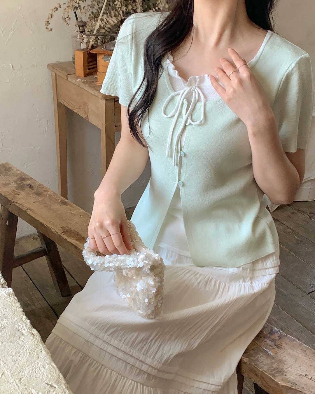 Thời tiết mát mẻ, tranh thủ lên đồ layer để sành điệu và trẻ trung như phụ nữ Hàn- Ảnh 1.