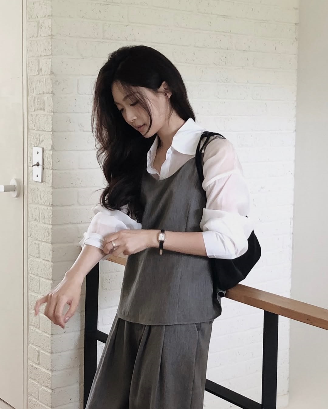 Thời tiết mát mẻ, tranh thủ diện ngay sơ mi vải voan vừa mỏng mát lại dễ mix đủ kiểu- Ảnh 6.