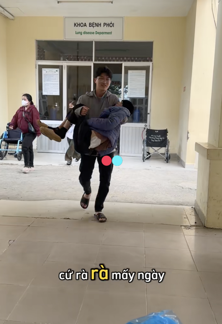 Cháu trai gen Z bỏ việc về quê chăm bà bệnh nặng khiến người dùng TikTok rơi lệ - Ảnh 8.