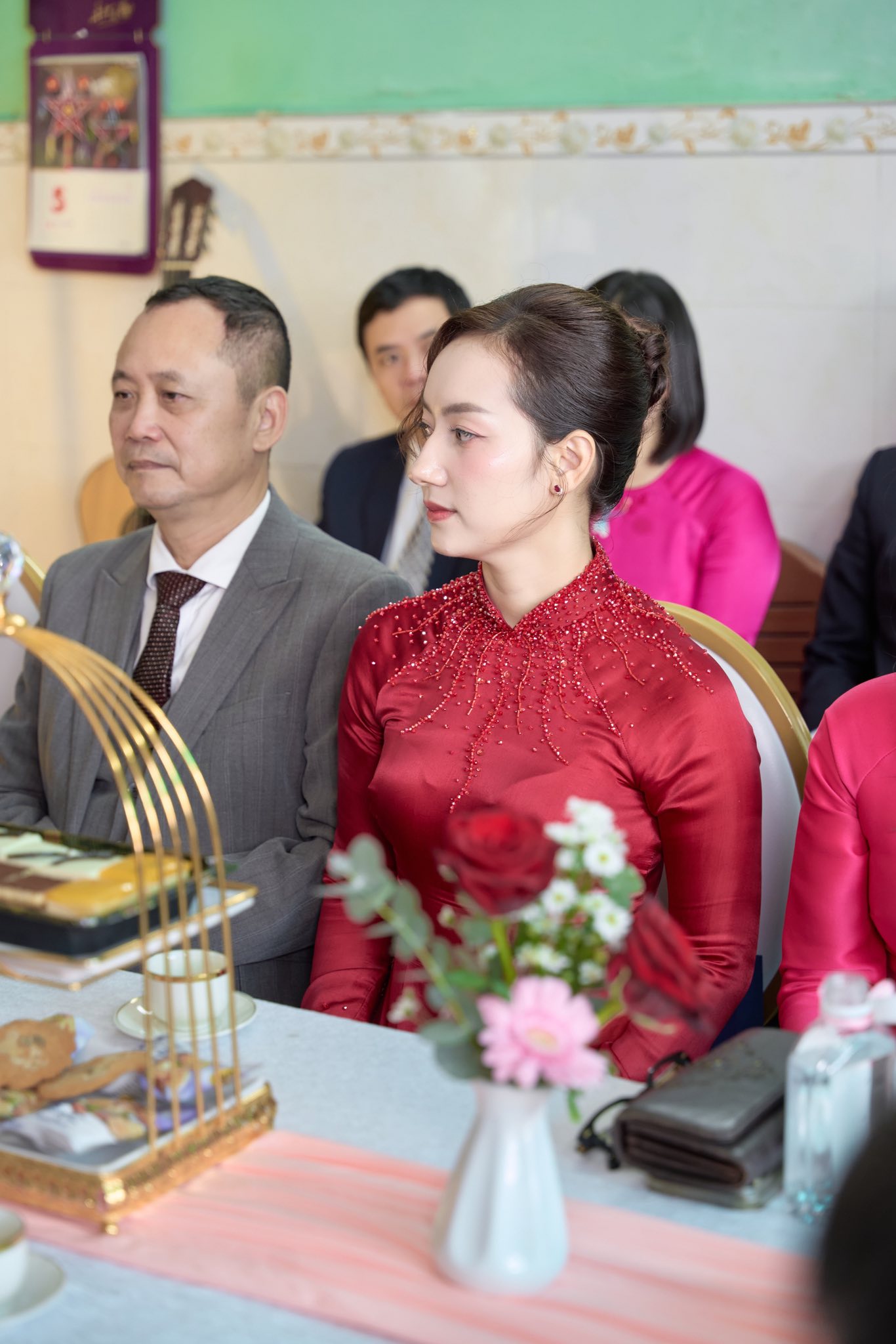 "Mẹ chồng trẻ nhất nước", sao mà giống diễn viên Phương Anh Đào: Danh tính hé lộ điều thú vị - Ảnh 3.