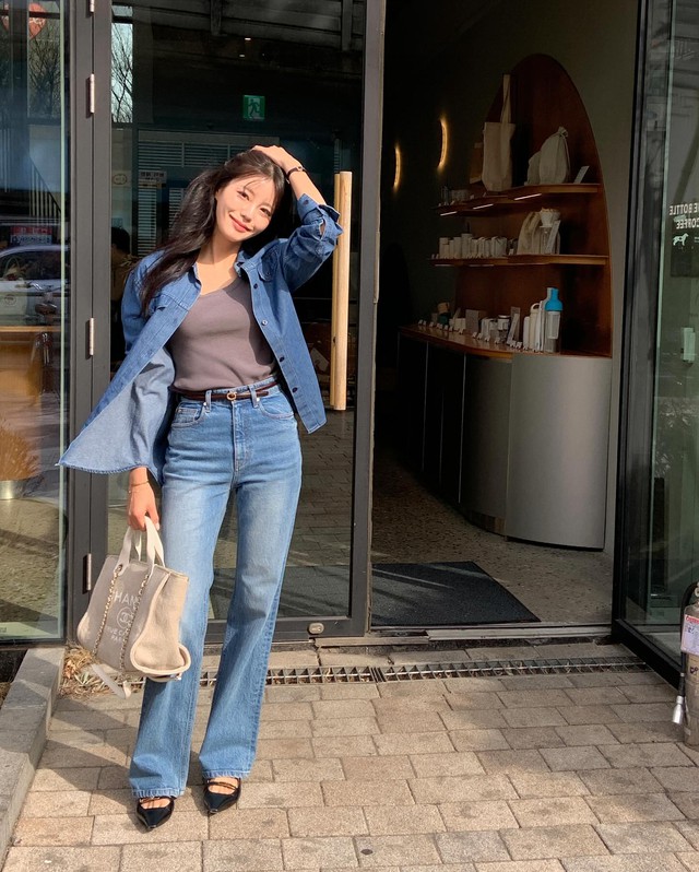 Khi kết hợp với giày mũi nhọn, outfit sẽ trở nên hoàn chỉnh hơn, giúp vóc dáng cao ráo và phong thái thêm tự tin.