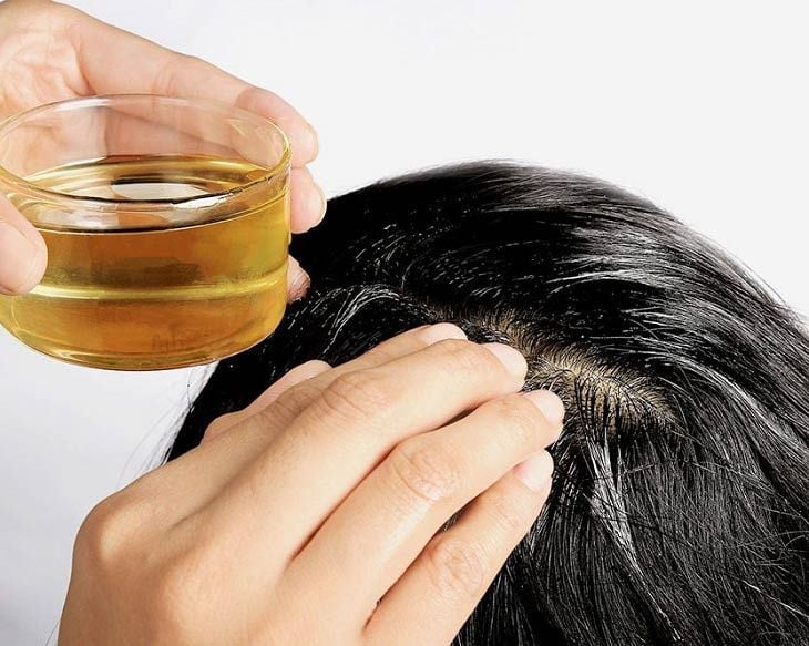 Nếu dầu dừa được xem là bí quyết truyền thống, thì dầu argan lại là “thần dược hiện đại” trong thế giới chăm sóc tóc.
