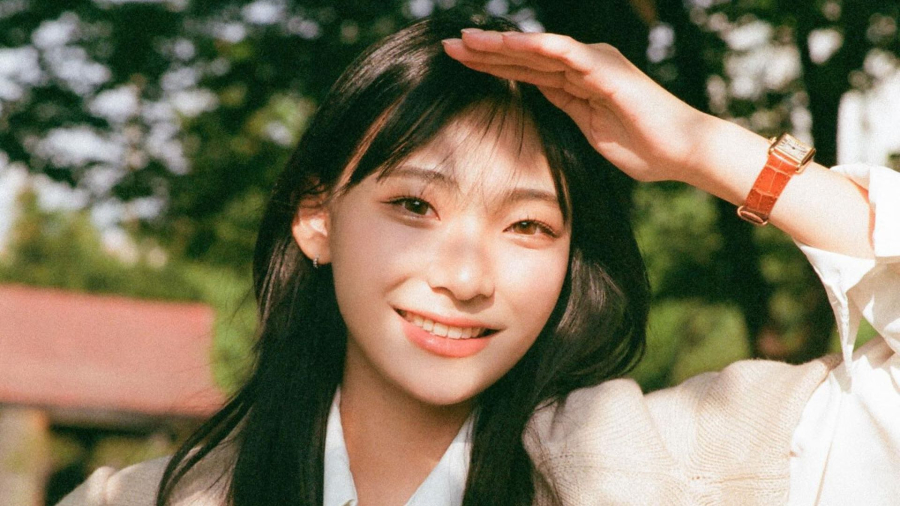 Mùa thu là thời điểm lý tưởng để thử xu hướng má tán cao – kiểu đánh má giúp khuôn mặt có chiều sâu và rạng rỡ hơn.