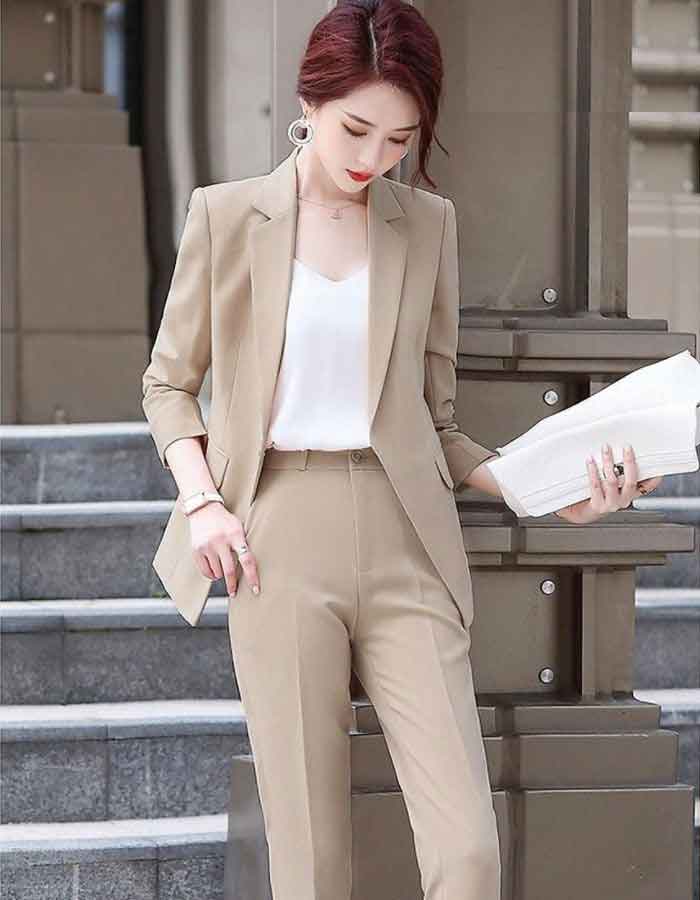 Vest chính là linh hồn của cả bộ trang phục, vì vậy kiểu dáng và màu sắc đóng vai trò quyết định.