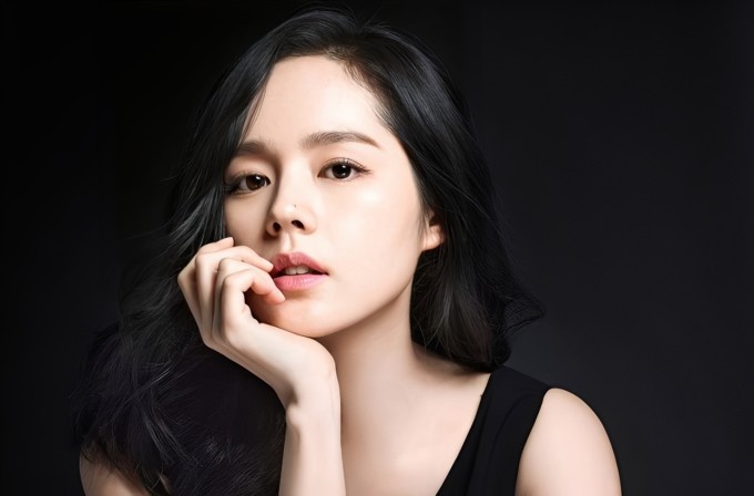 Han Ga In duy trì một bí quyết khá lạ nhưng mang lại hiệu quả rõ rệt: cô luôn mang theo một chai giấm rượu vang đỏ mini để rưới lên các món chứa nhiều tinh bột