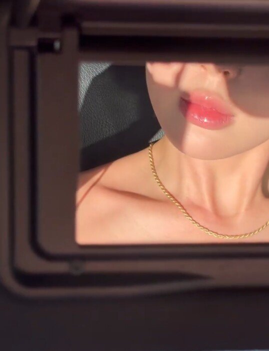 Quy trình đơn giản nhưng đặc biệt phù hợp cho mùa hanh khô, giúp môi nhanh chóng lấy lại độ mềm mại tự nhiên.    