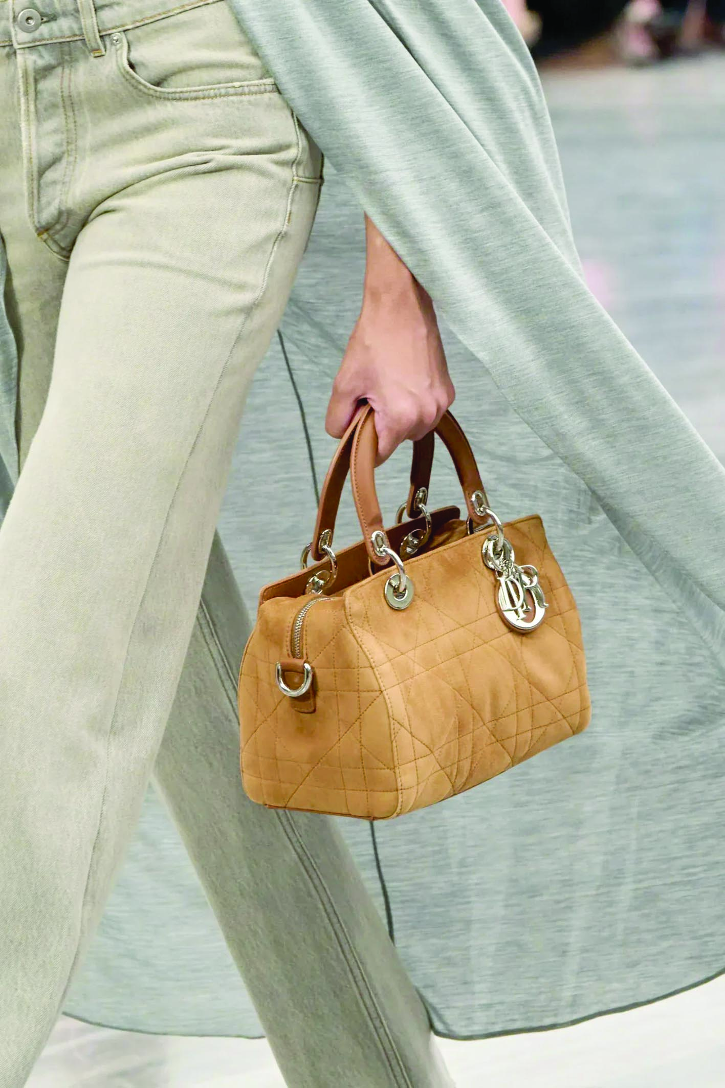 Câu chuyện mới trong những chiếc túi Dior Xuân-Hè 2026- Ảnh 5.