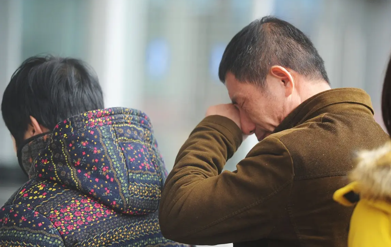 Nỗi khổ của cha mẹ: Khi hiếu thảo trở thành gánh nặng trong cuộc sống - Ảnh 1.