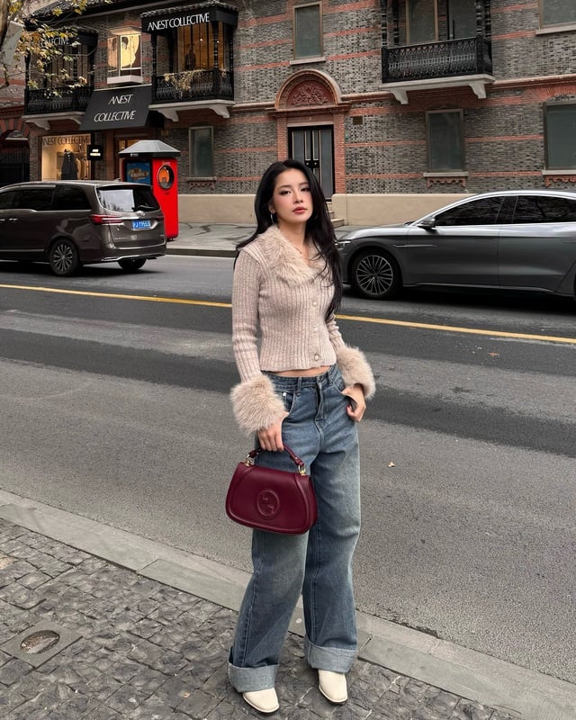 Đây là lựa chọn hoàn hảo cho những ai yêu thích phong cách casual nhưng vẫn muốn giữ sự nổi bật.