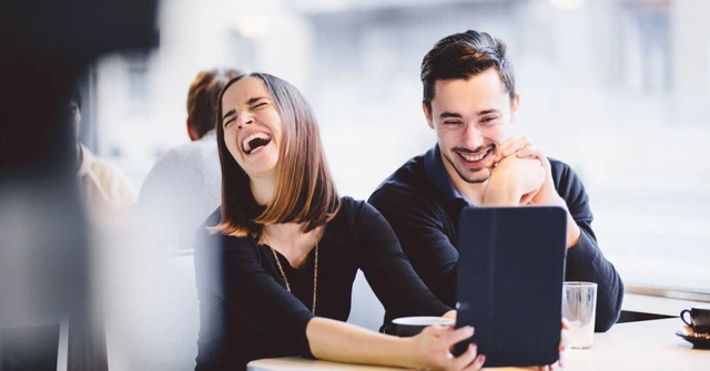 Những cặp đôi hoàng đạo 'dính nhau như sam', càng chơi càng nghiện - Ảnh 2. Những cặp đôi hoàng đạo 'dính nhau như sam', càng chơi càng nghiện - Ảnh 2.