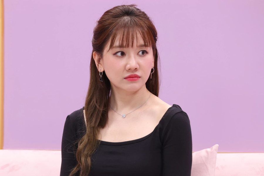 Hari Won luôn là gương mặt gây chú ý trong showbiz Việt nhờ vẻ ngoài trẻ trung và làn da trắng mịn nổi bật. 