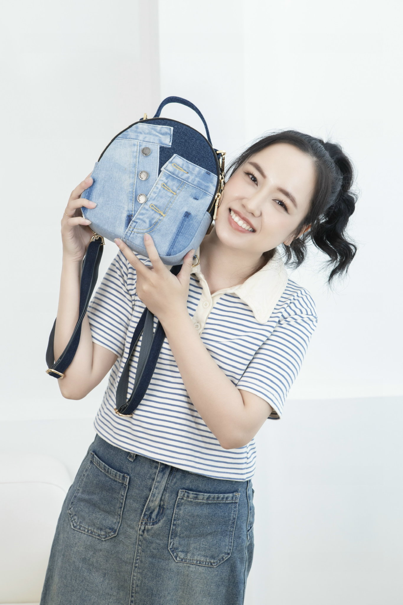 Khởi nguồn sống xanh từ một chiếc quần jeans cũ- Ảnh 1. Khởi nguồn sống xanh từ một chiếc quần jeans cũ- Ảnh 1.