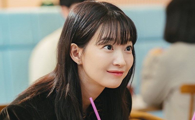 Buổi sáng là thời điểm Shin Min Ah luôn dành vài phút để chườm lạnh