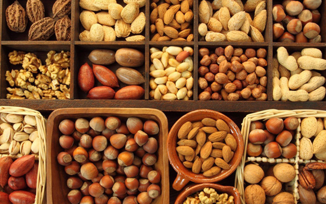  Vitamin E còn có tác dụng bảo vệ da khỏi stress oxy hóa, từ đó hỗ trợ làm chậm quá trình lão hóa.