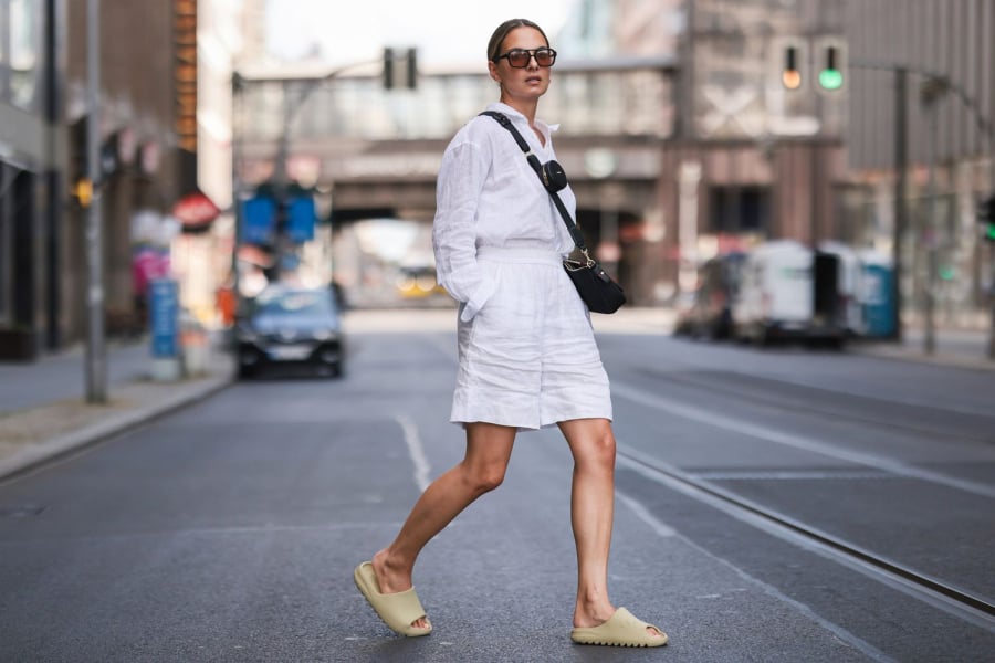  Đặc biệt, quần áo nhăn nhúm còn khiến diện mạo trông mệt mỏi và già hơn tuổi thật.