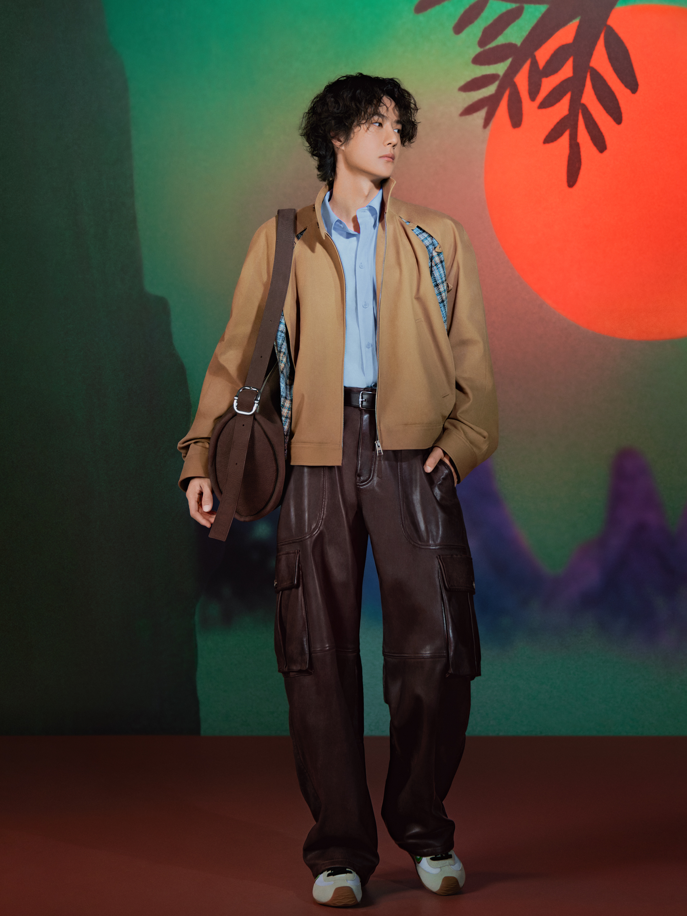 Vương Nhất Bác trong phim ngắn của LOEWE: Thời trang bước ra từ ký ức- Ảnh 2.