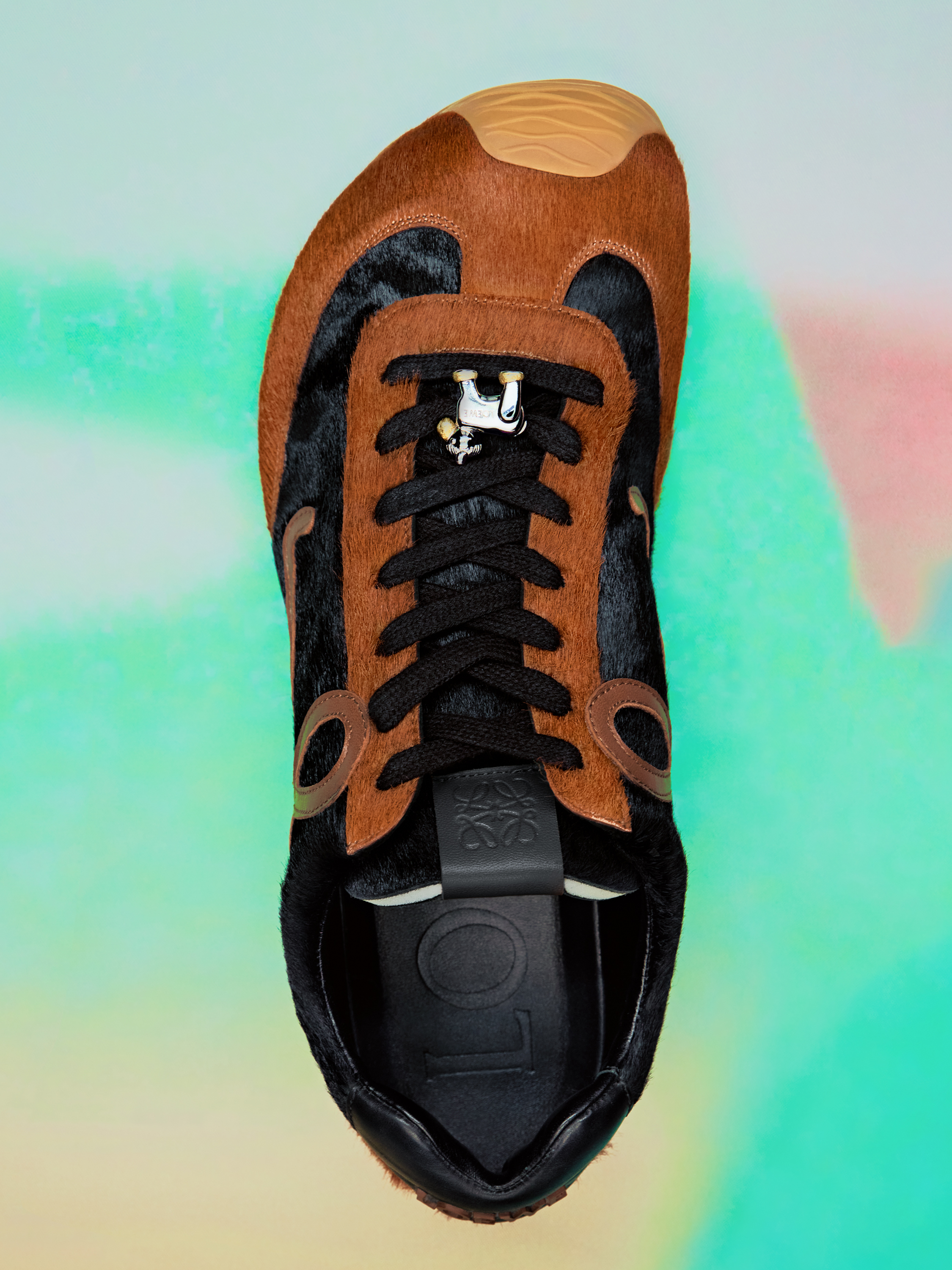 Vương Nhất Bác trong phim ngắn của LOEWE: Thời trang bước ra từ ký ức- Ảnh 3.