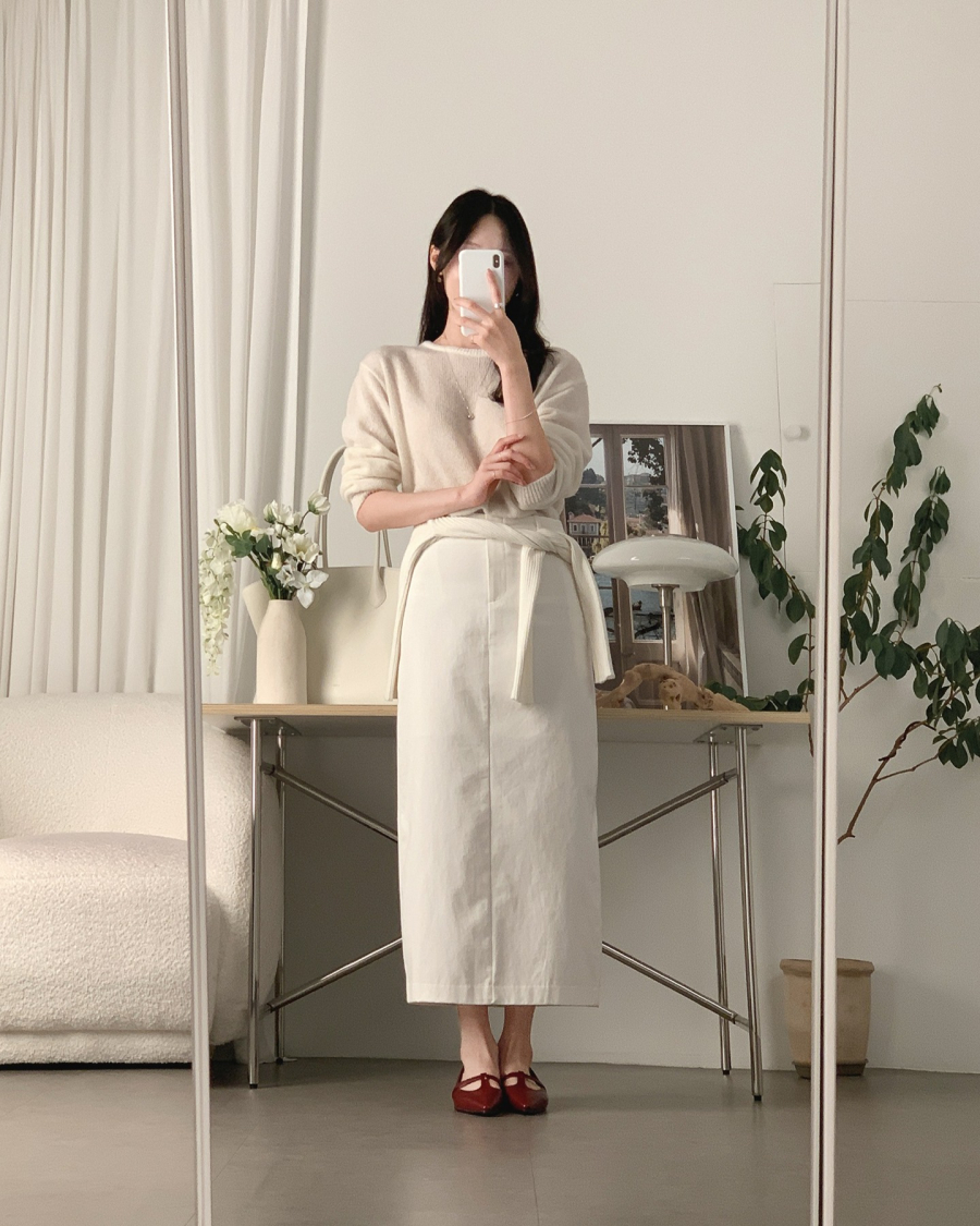 Áo đi kèm nên có phom gọn, sơ vin chỉn chu để tăng hiệu ứng tôn dáng.