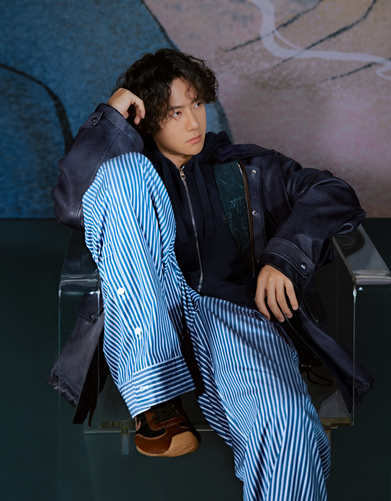 Vương Nhất Bác trong phim ngắn của LOEWE: Thời trang bước ra từ ký ức- Ảnh 4.