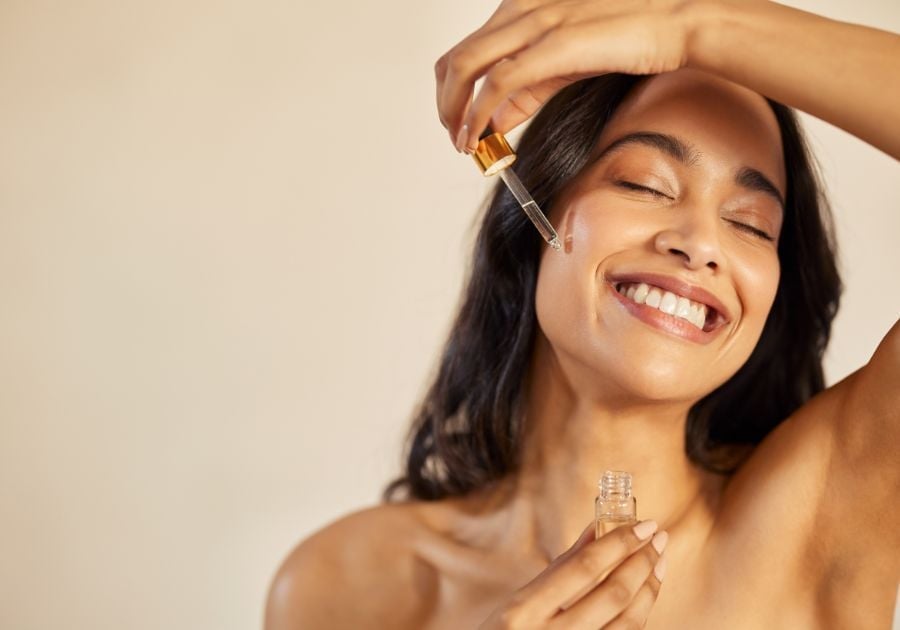 Việc chăm sóc da lúc này cần được nhìn nhận một cách nghiêm túc và có chiến lược dài hạn thay vì chỉ tập trung vào cảm giác da ẩm tức thời.