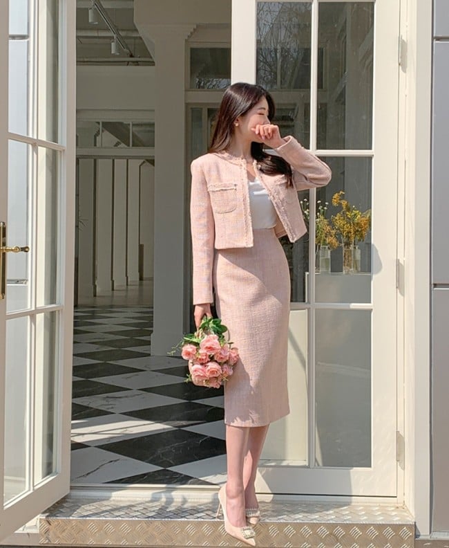 Một set đồ được may đo chuẩn phom gần như là “bảo chứng” cho vẻ ngoài đẳng cấp của phụ nữ trưởng thành. 