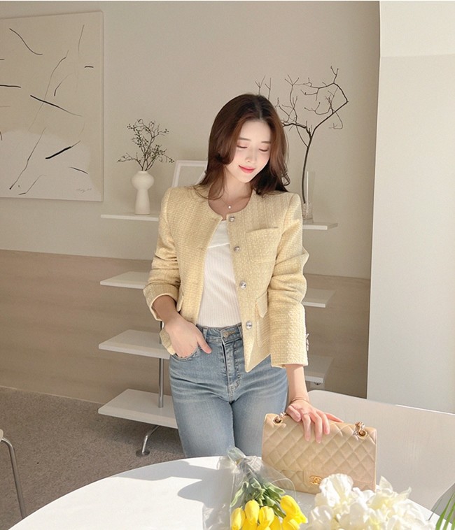 Một chiếc áo khoác linh hoạt, có thể mặc trong nhiều mùa và phối hợp với nhiều kiểu trang phục khác nhau luôn xứng đáng có mặt trong tủ đồ. 